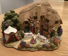 Lilliput Lane L2488 the Golden