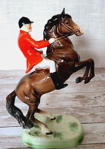 Beswick huntsman rearing - huntsman,