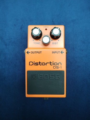 Boss distortion guitar - ds-1,