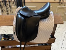 Equipe Emporio dressage saddle, 17" MW in excellent condition, flocked panels