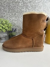 UGG Short Bailey Bow Chestnut