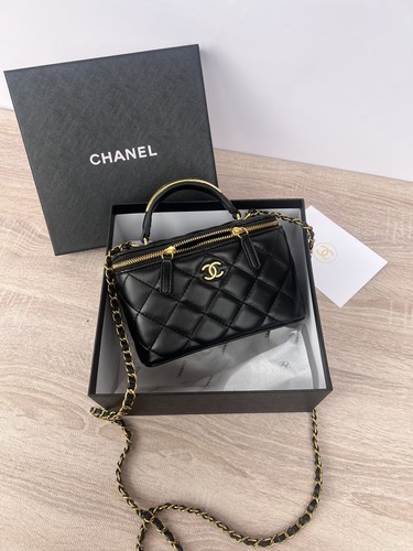 Chanel beauty gwp top - top, handle