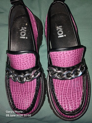 Ladies koi shoes - size, 6