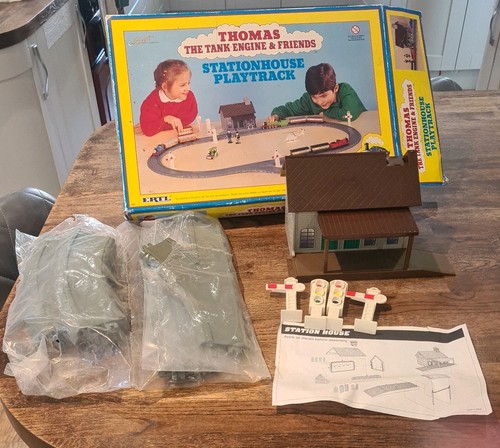 Station house playtrack ertl - station,