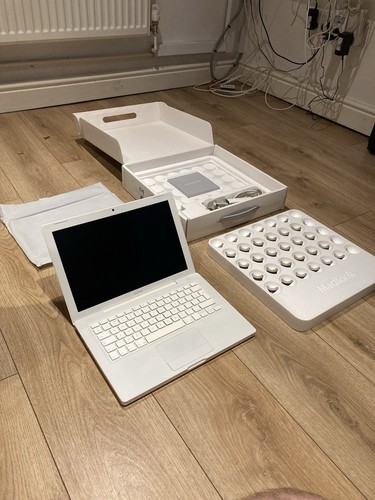 Apple macbook a1181 2006 boxed - apple,
