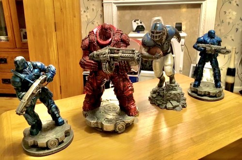 Gears war figures - gears,