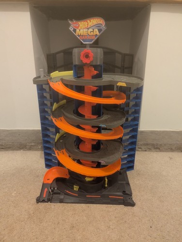 Hot wheels parking garage - hot,