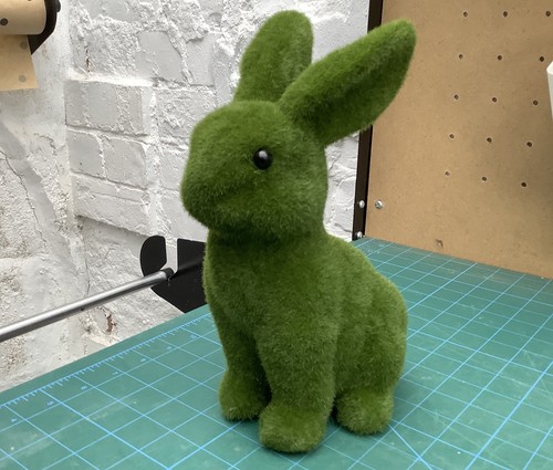 Mossy rabbit ornament - x1,