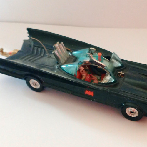 Corgi toys batman batmobile - toys,