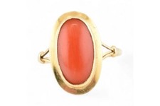 Italian 18ct Gold & Coral Cabochon Ring
