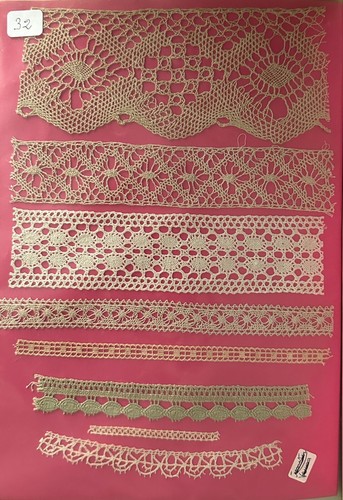 Antique lace card cm on - 21,