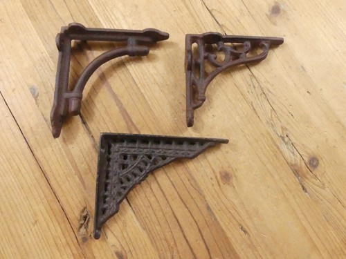 Small shelf brackets cast - 3,
