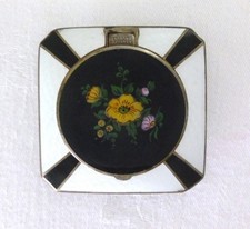 1930s Elgin American Powder