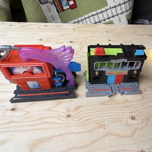 Hot wheels petrol station - wheels, &