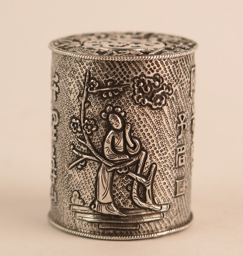 Chinese silver snuff box