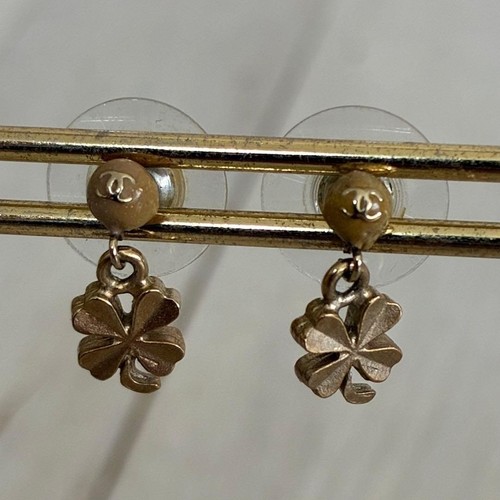 Chanel earrings clover motif - chanel,