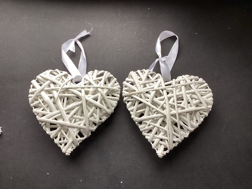 White wicker hearts wall - 2x,