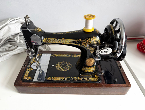 Singer hand crank mechanical - hand,