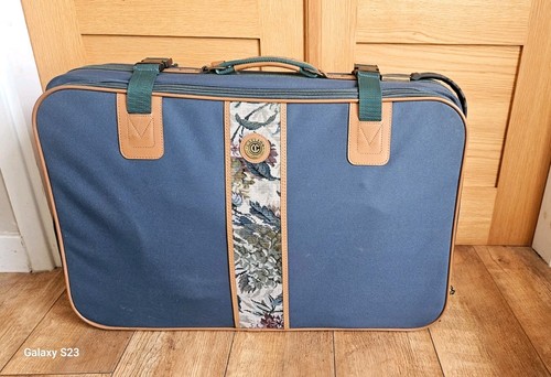 Carlton floral soft wheeled - floral,