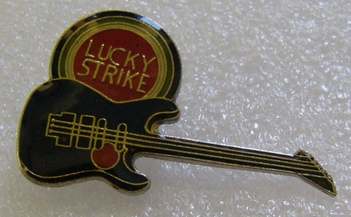Pin lucky strike cigarettes - pin's,