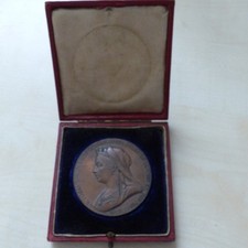 1897 Diamond Jubilee Queen Victoria Old Young Portrait Large Bronze Medal Boxed