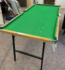 6ft x 3 ft Folding Free Standing Snooker/Pool Table