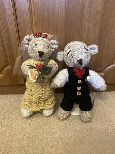 Hand knitted bride and - bride, groom