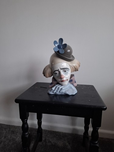 Lladro pensive clown - lladro, base