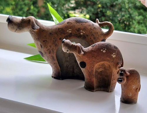 Shudehill rustic pottery - , dog