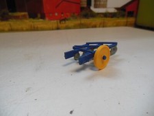 BRITAINS 1:32.FARM.3 FURROW PLOUGH.RANSOMS 3 BLADE PLOUGH.PLOW. TRACTOR DRAWN