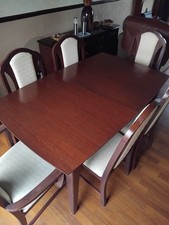 Table and 6 Chairs. Table