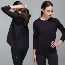LULULEMON ~ Pleat On Long Sleeve Black Scuba Top ~ 10
