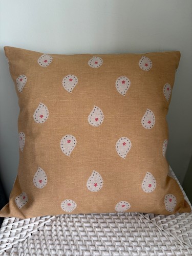 Susie watson saffron mika - susie,