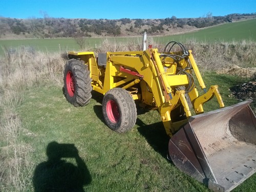 Massey ferguson loader - 40,