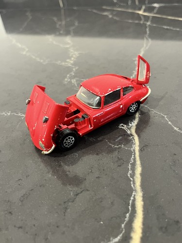 Jaguar type red - jaguar,