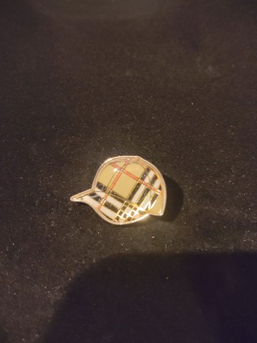 Burberry cap pin badge limited - burberry,