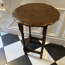 Vintage Pie Crust Side