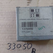 NOS GENIUNE HYSTER FORKLIFT PARTS HYSTER 1376850 BRUSH 1 PAIR