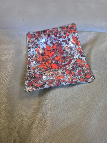 Pretty vintage enamelled metal - pretty,