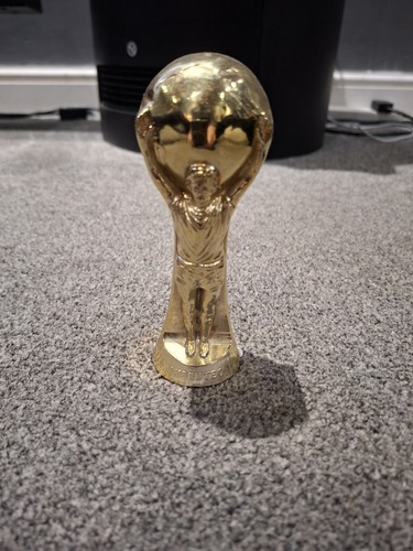 Subbuteo world cup - cup, c182