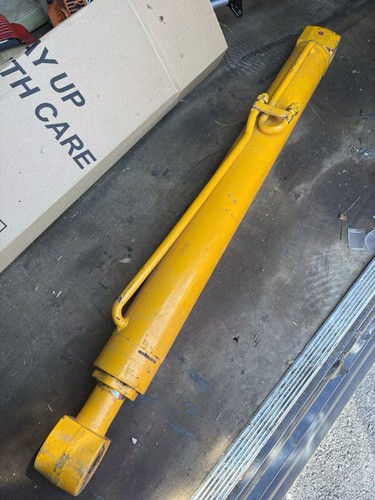 Genuine jcb lift ram cylinder - lift,