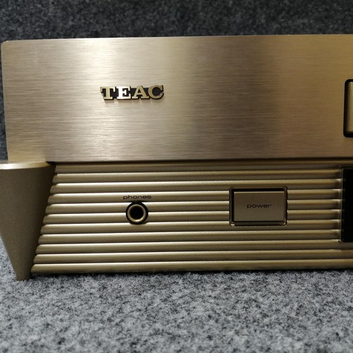 Teac compact disc player - compact,