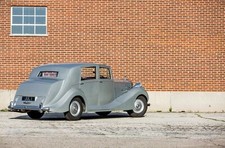 Cars rolls royce silver wraith