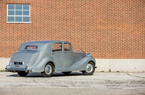 Cars rolls royce silver wraith