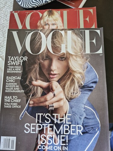 Vogue magazine lot taylor - magazine,