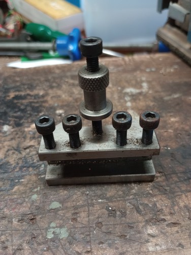 Quick change toolholder - quick,