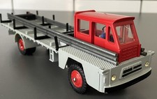 Original French Dinky Supertoys 885 Camion Saviem Porte-Fer in Grey / Red