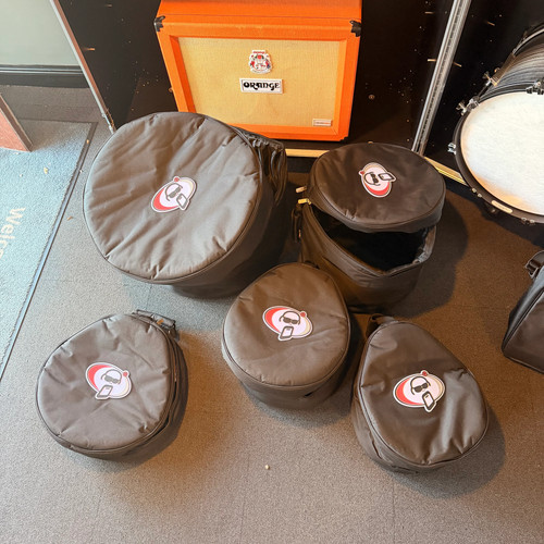 Protection racket nut - nut, case