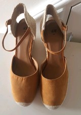 H&M Size 7 (41) Tan Faux Suede