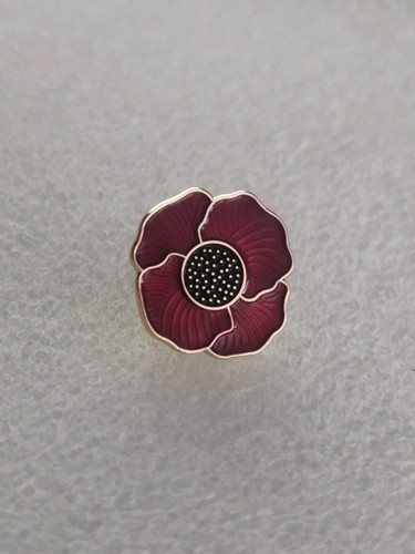 Poppie pin badge - poppie,